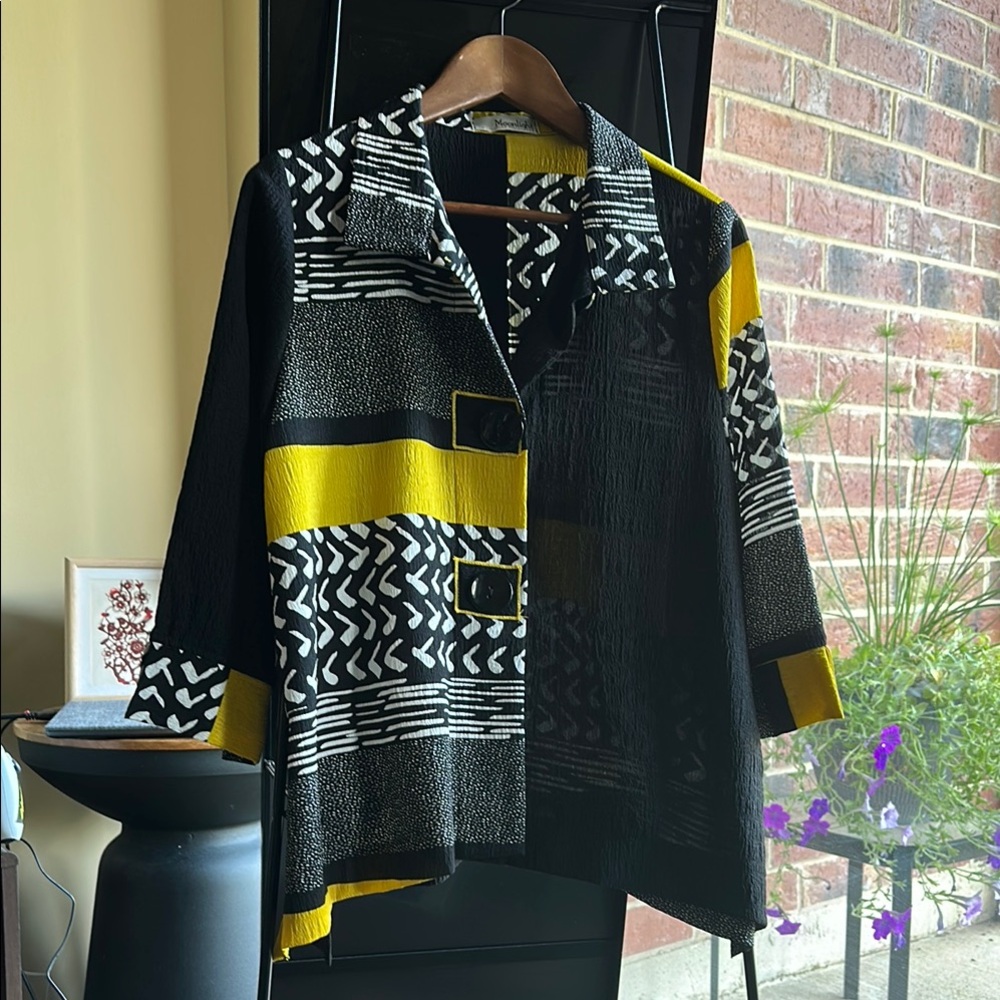 Bold Black and Yellow Geometric Thin Blazer